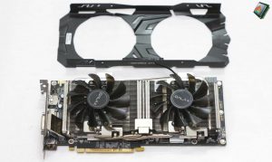 Kryt chladiče na KFA2 GTX 1070 můžete sundat, aniž byste museli odmontovat celý pasiv.